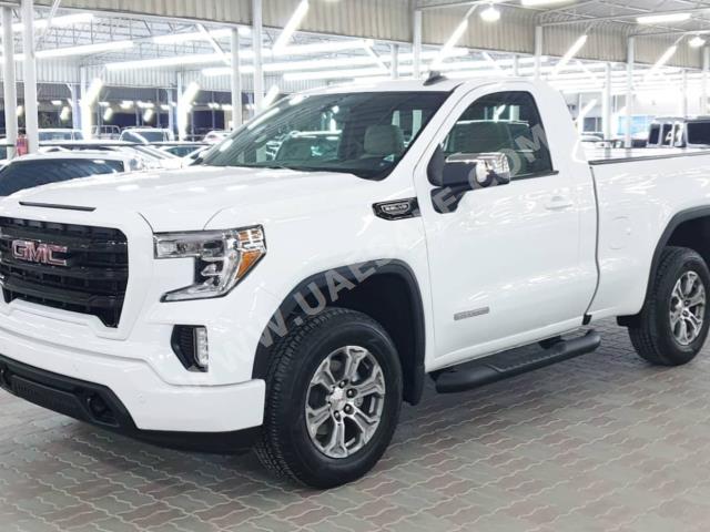 GMC - Sierra for sale in Ajman